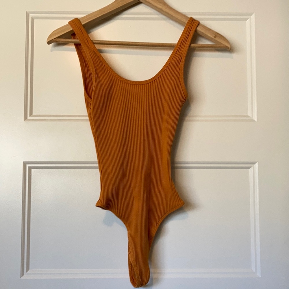Aritzia Wilfred Free bodysuit size S